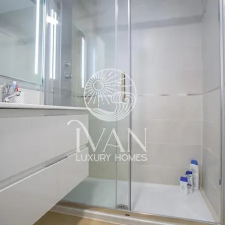 Casa Arman Ivan Luxury Homes 1ªpta Norte 1ªlinea